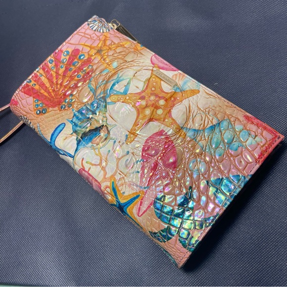 Brahmin Daisy Clutch Wristlet Starlight Seashell Starfish Leather - Picture 3 of 6